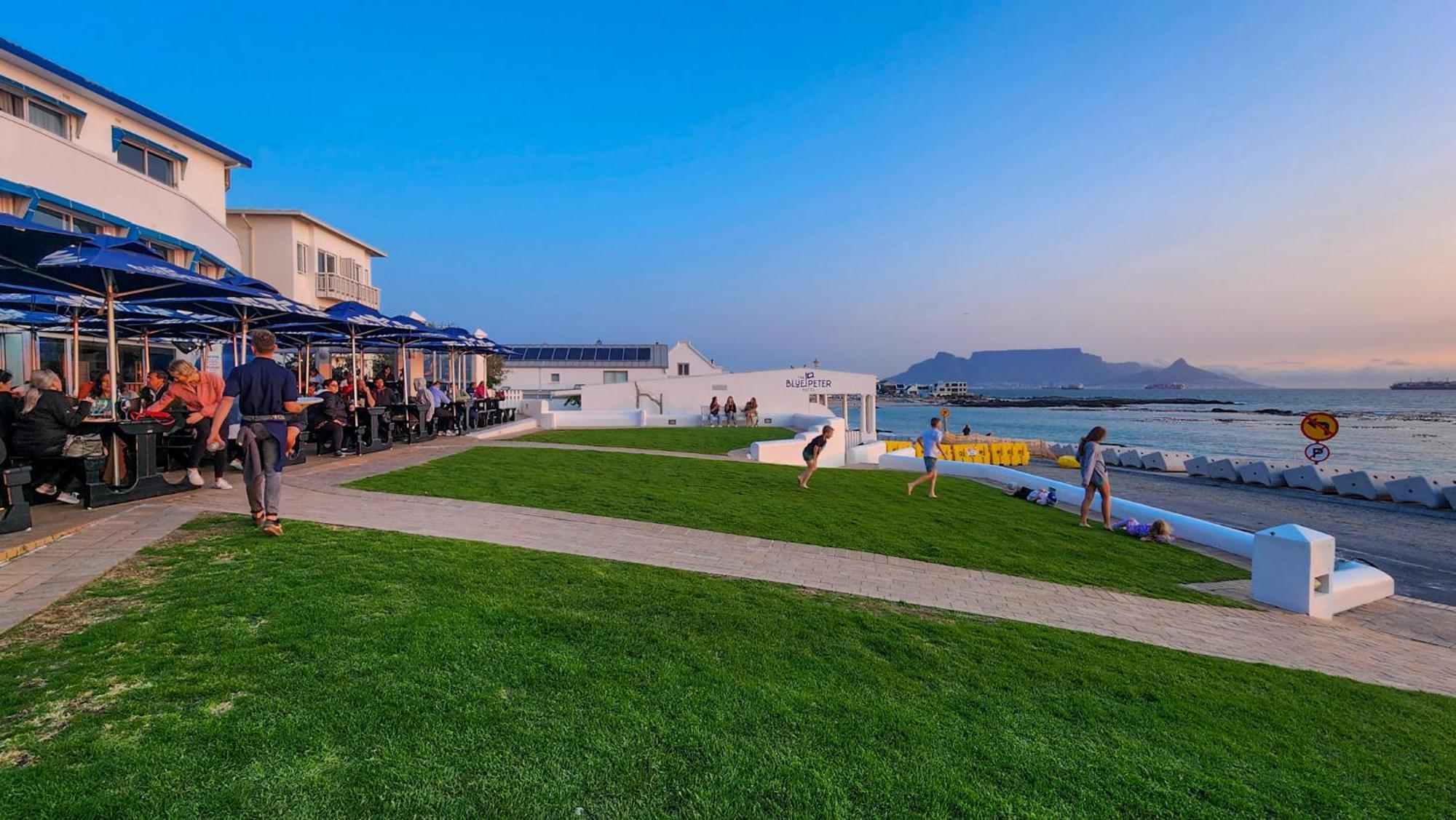 The Blue Peter Hotel โบลแบร์กสตรานด์ ภายนอก รูปภาพ